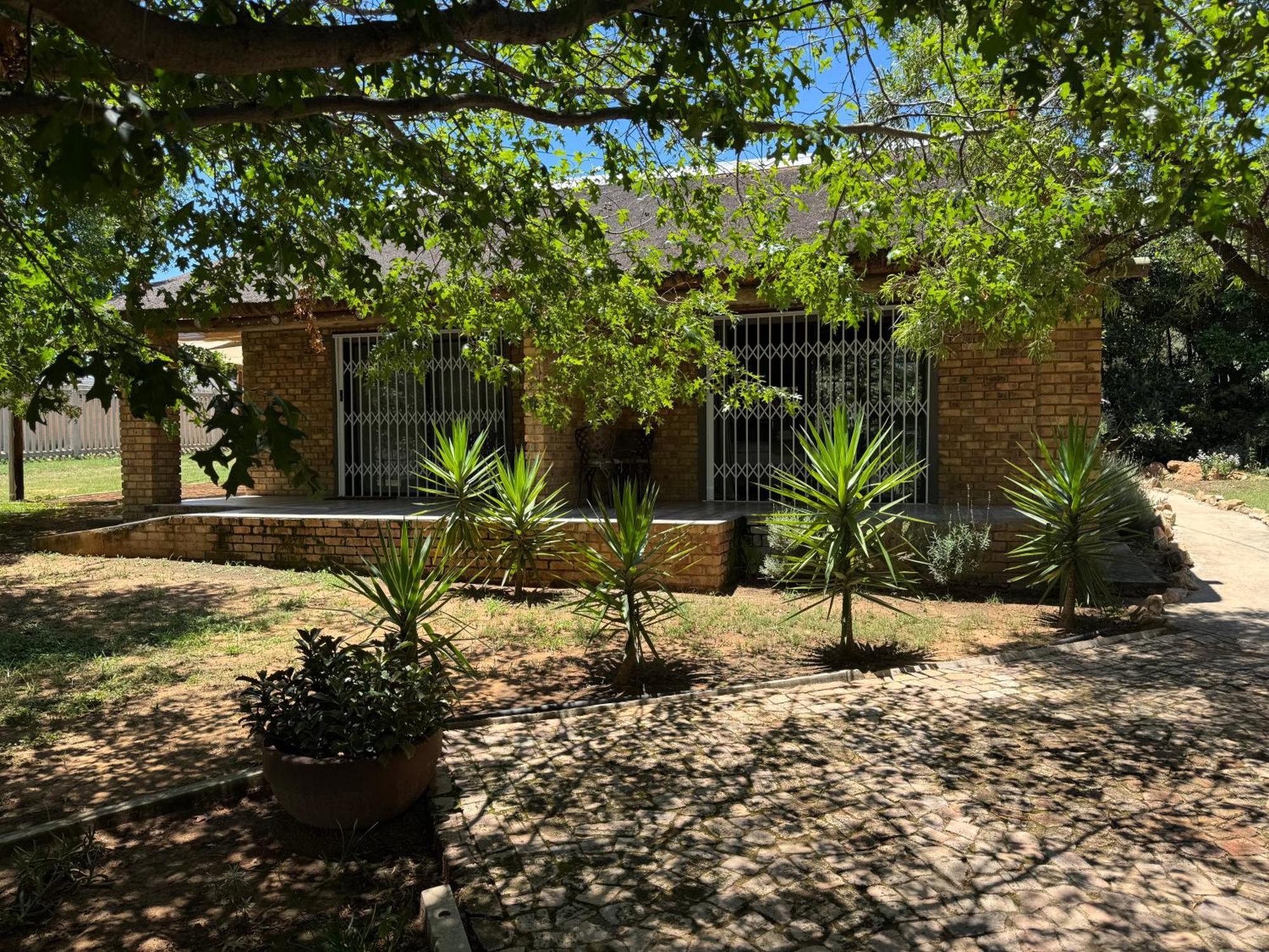 Sunset Guesthouse And Venue Cullinan Meule Exterior photo